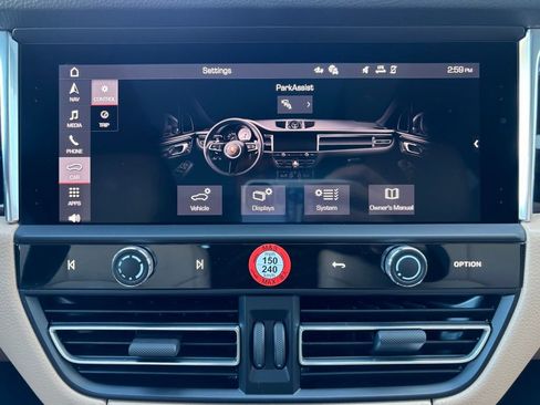 New 2026 Porsche Macan image 23