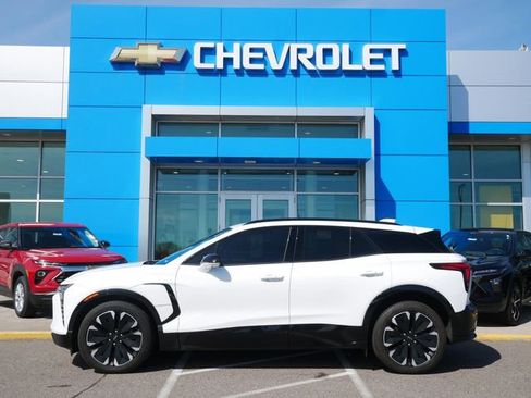 Used 2024 Chevrolet Blazer EV RS AWD/4WD image 2