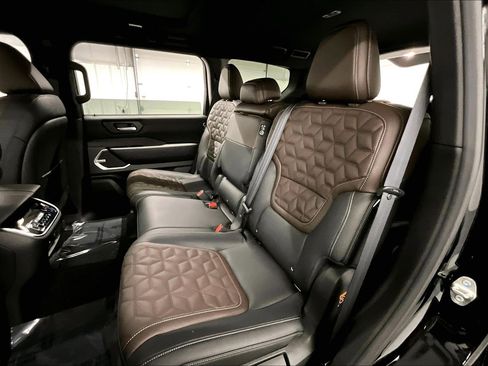 New 2026 Nissan Armada Platinum AWD/4WD image 11