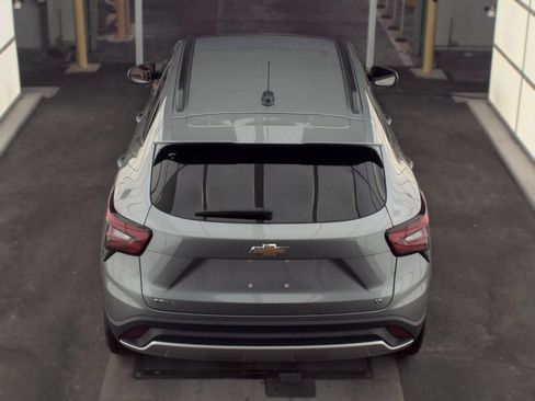 Used 2025 Chevrolet Trax LT w/ LT Convenience Package FWD image 5