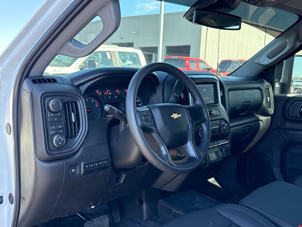 Used 2026 Chevrolet Silverado 3500 W/T w/ WT Convenience Package AWD/4WD image 4