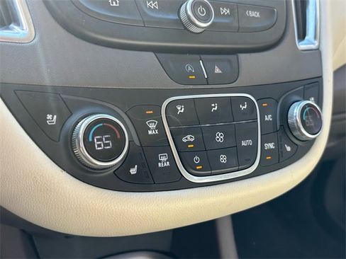 Used 2024 Chevrolet Malibu LT image 30