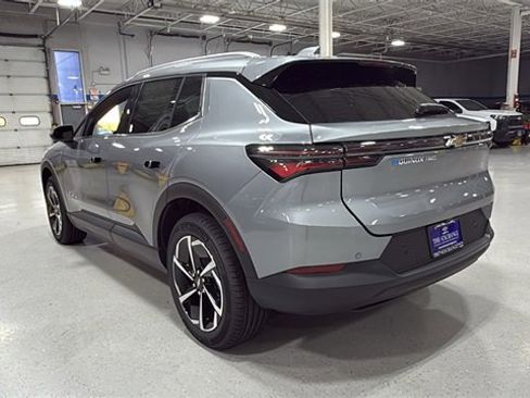 New 2026 Chevrolet Equinox EV LT image 9