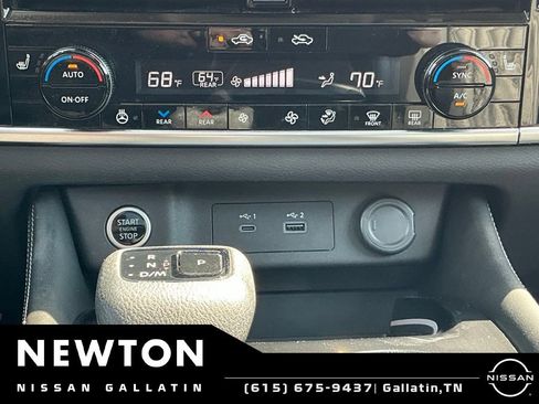 Used 2021 Nissan Rogue Platinum FWD image 11
