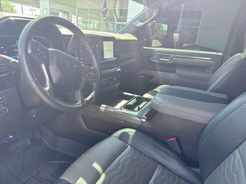 Used 2025 Chevrolet Silverado 2500 ZR2 w/ Technology Package AWD/4WD image 11