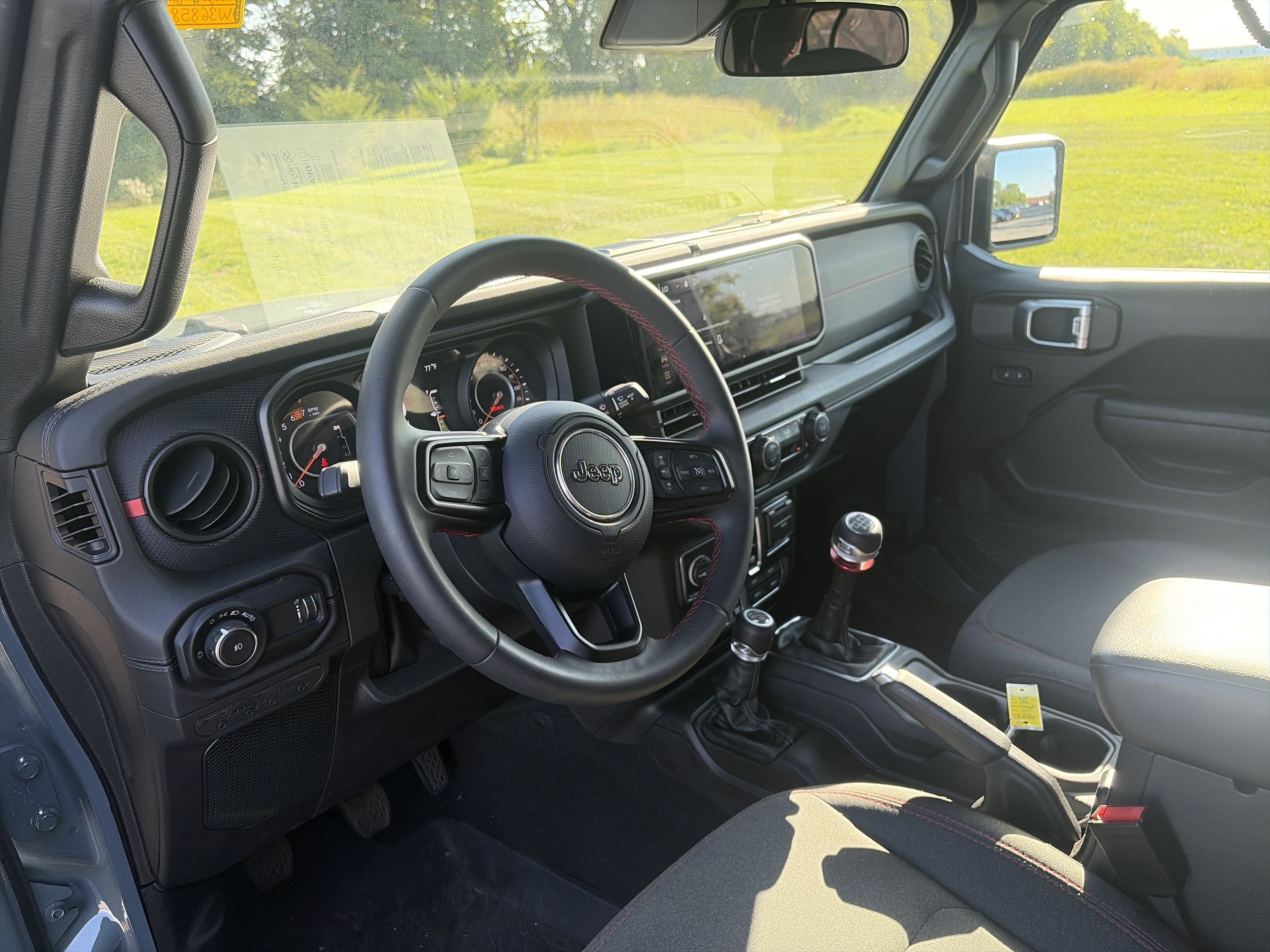 Used 2024 Jeep Wrangler Rubicon AWD/4WD image 21