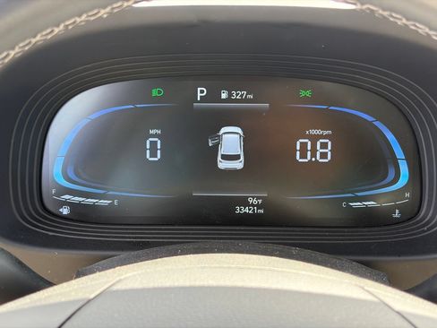 Used 2025 Hyundai Venue SEL FWD image 12