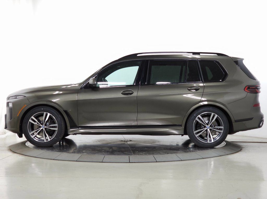 Used 2026 BMW X7 xDrive40i w/ M Sport Package AWD/4WD image 4