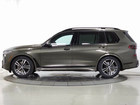 Used 2026 BMW X7 xDrive40i w/ M Sport Package AWD/4WD image 4