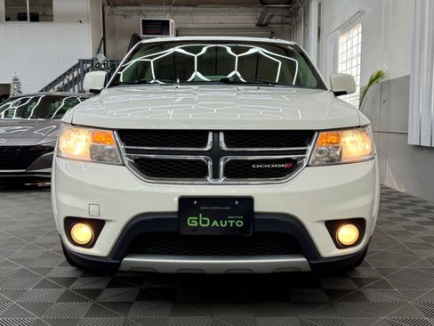 Used 2015 Dodge Journey SXT w/ Flexible Seating Group image 2