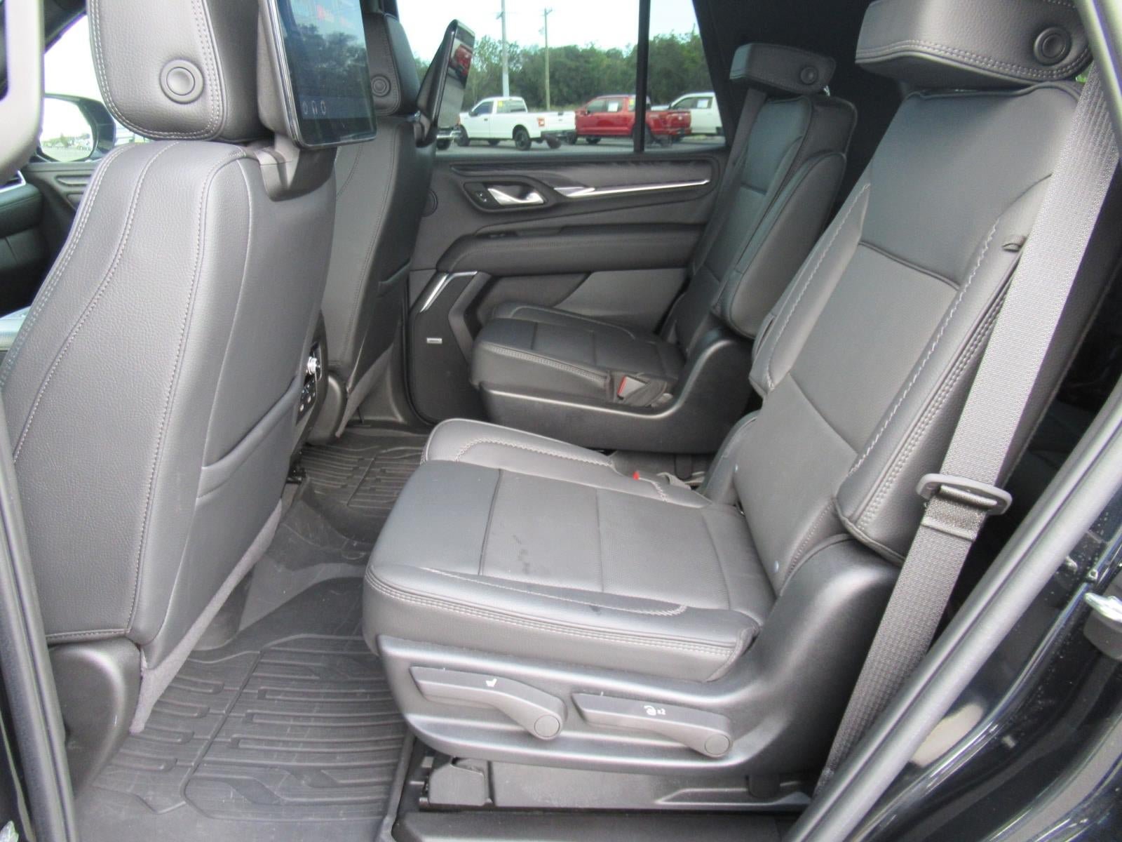 Used 2024 GMC Yukon Denali w/ Advanced Technology Package AWD/4WD image 39