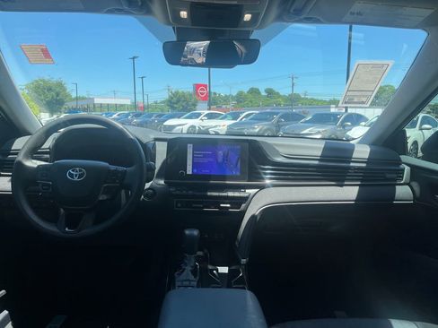 Used 2025 Toyota Camry LE w/ Convenience Package FWD image 21