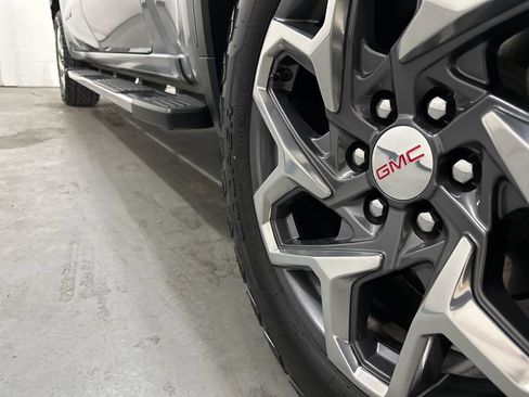 Used 2023 GMC Sierra 1500 SLT AWD/4WD image 17