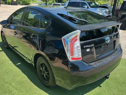Used 2014 Toyota Prius Four w/ Solar Roof Package FWD image 6