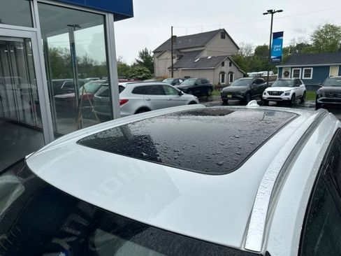 Used 2021 Volvo XC40 T5 Momentum w/ Protection Package Premier AWD/4WD image 5