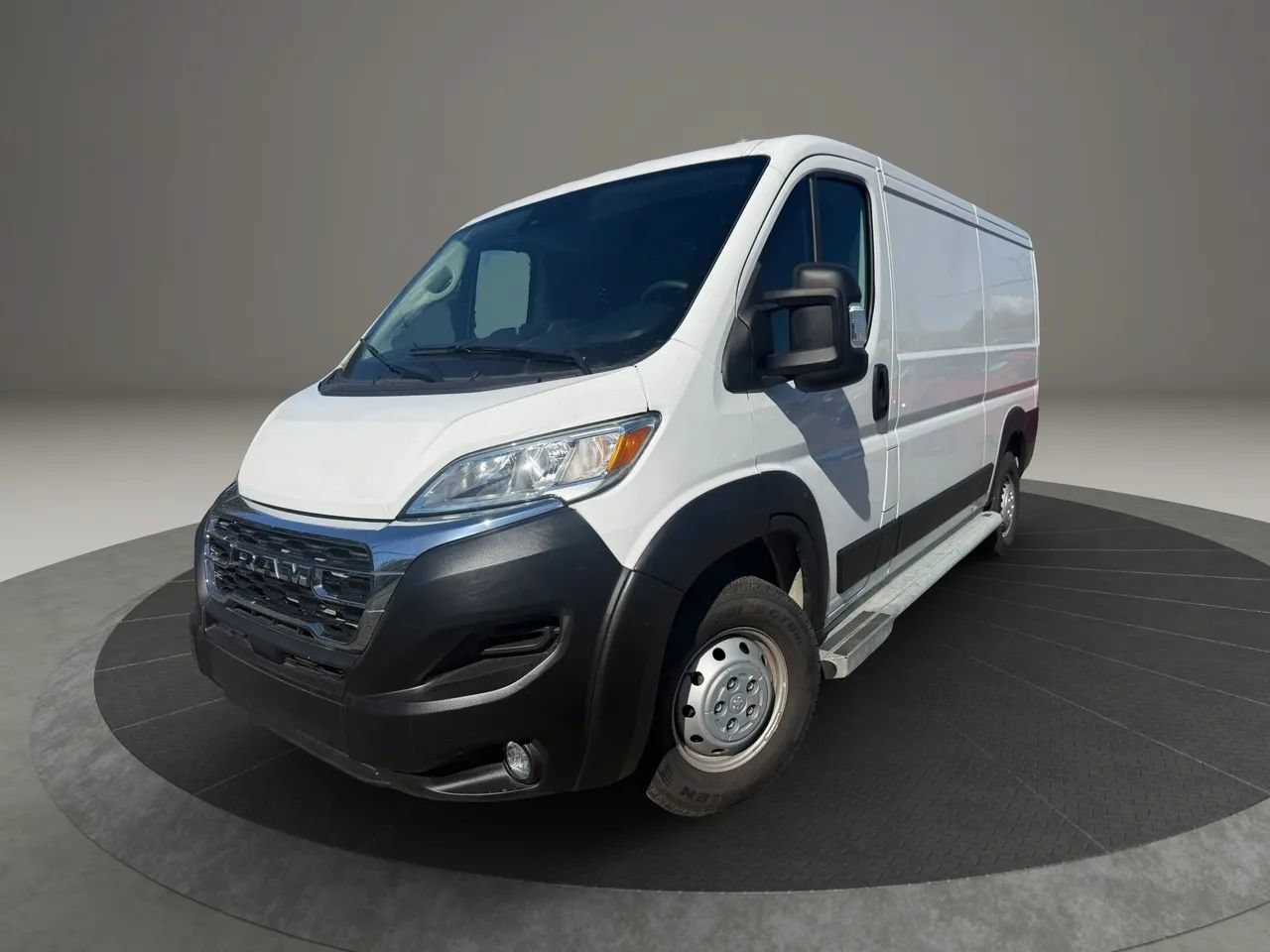 Used 2025 RAM ProMaster 2500 w/ U-Haul Equipment Group FWD image 1