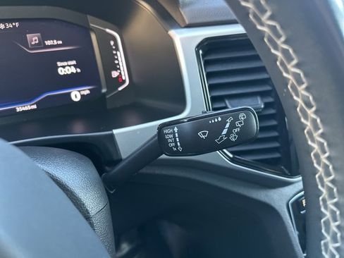 Used 2022 Volkswagen Atlas Cross Sport SE image 27