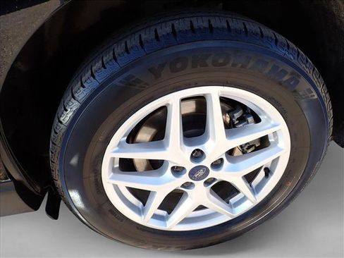 Used 2022 Ford Edge SEL image 6