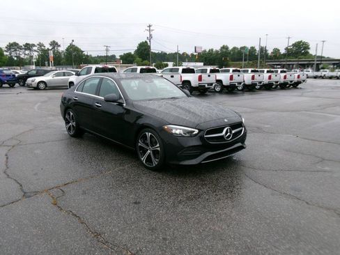 Used 2025 Mercedes-Benz C 300 Sedan image 4