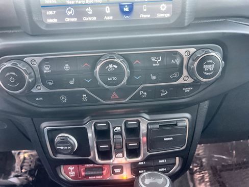 Used 2020 Jeep Wrangler Unlimited Rubicon w/ Dual Top Group image 21