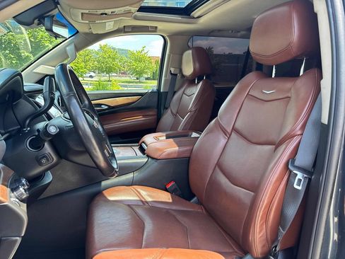 Used 2020 Cadillac Escalade Luxury AWD/4WD image 12