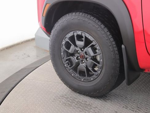 Used 2022 Nissan Frontier PRO-4X w/ Pro-4X Premium Package image 13