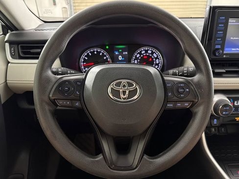 Used 2021 Toyota RAV4 XLE FWD image 14