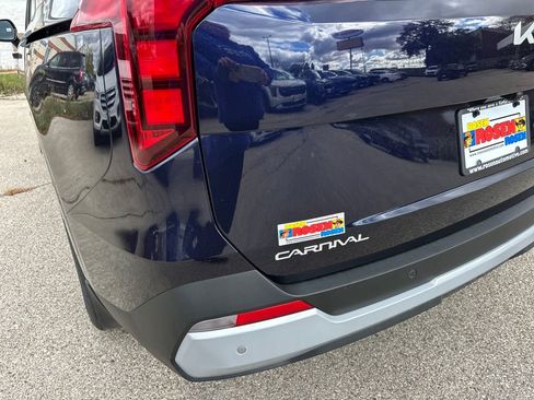 New 2026 Kia Carnival EX image 38