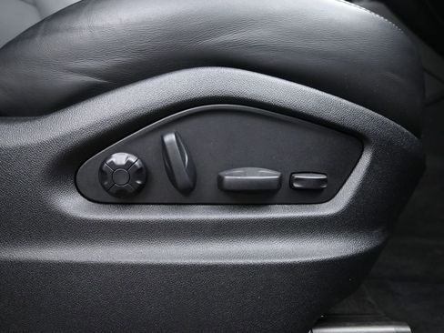 Used 2023 Porsche Cayenne GTS image 14