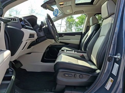 Used 2025 Honda Odyssey Elite image 16