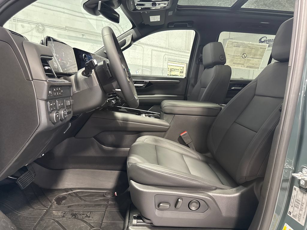 New 2026 Chevrolet Tahoe Z71 w/ Sun And Tow Package AWD/4WD image 27