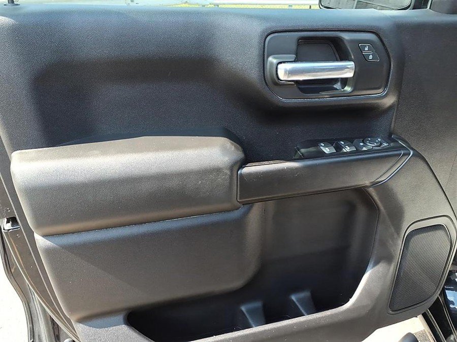 Used 2019 Chevrolet Silverado 1500 Custom w/ Custom Convenience Package AWD/4WD image 16