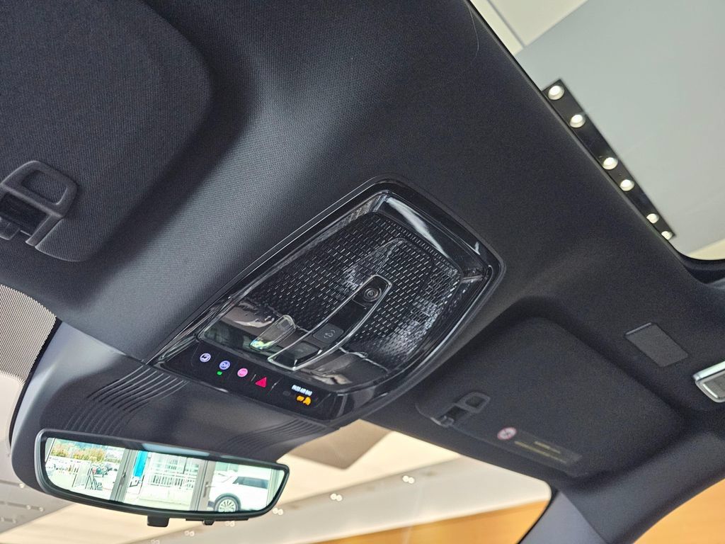 New 2027 Cadillac Vistiq Sport AWD/4WD image 34