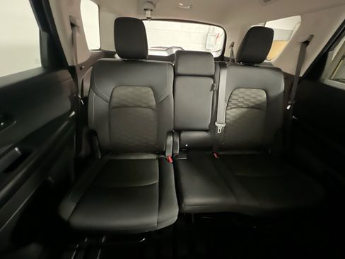 Used 2024 Nissan Pathfinder SV AWD/4WD image 33