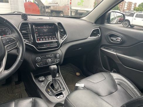 Used 2019 Jeep Cherokee Limited AWD/4WD image 26