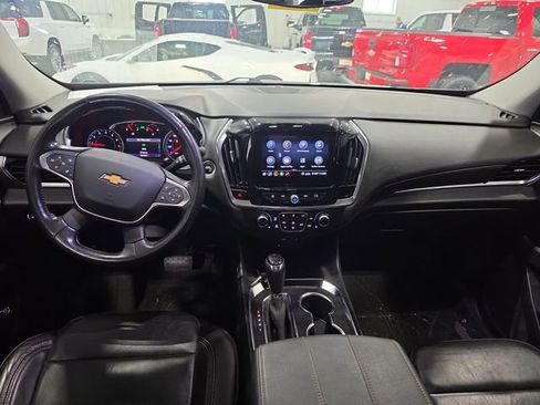 Used 2020 Chevrolet Traverse LT w/ Driver Confidence II Package AWD/4WD image 4