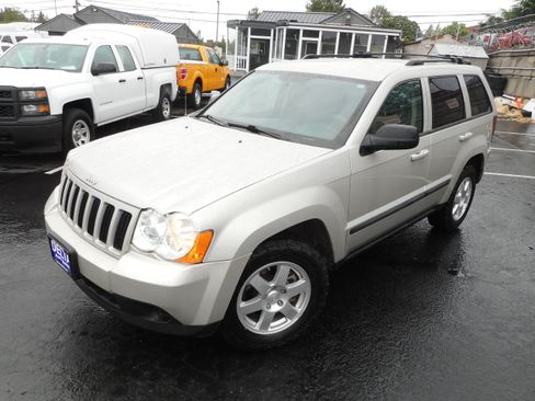 Used 2009 Jeep Grand Cherokee Laredo AWD/4WD image 5