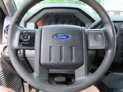 Used 2016 Ford F250 XL w/ XL Appearance Package AWD/4WD image 25