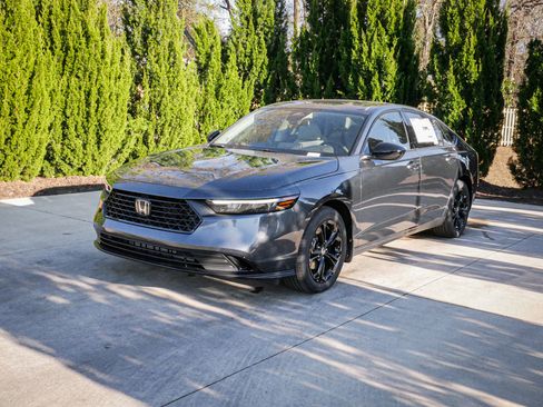 New 2025 Honda Accord SE image 5