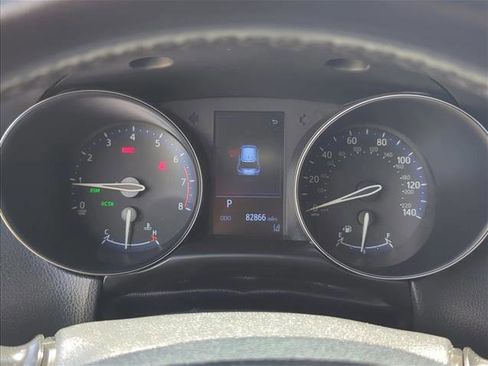 Used 2019 Toyota C-HR XLE FWD image 19