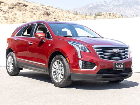 Used 2017 Cadillac XT5 Luxury w/ Driver Awareness Package FWD image 5