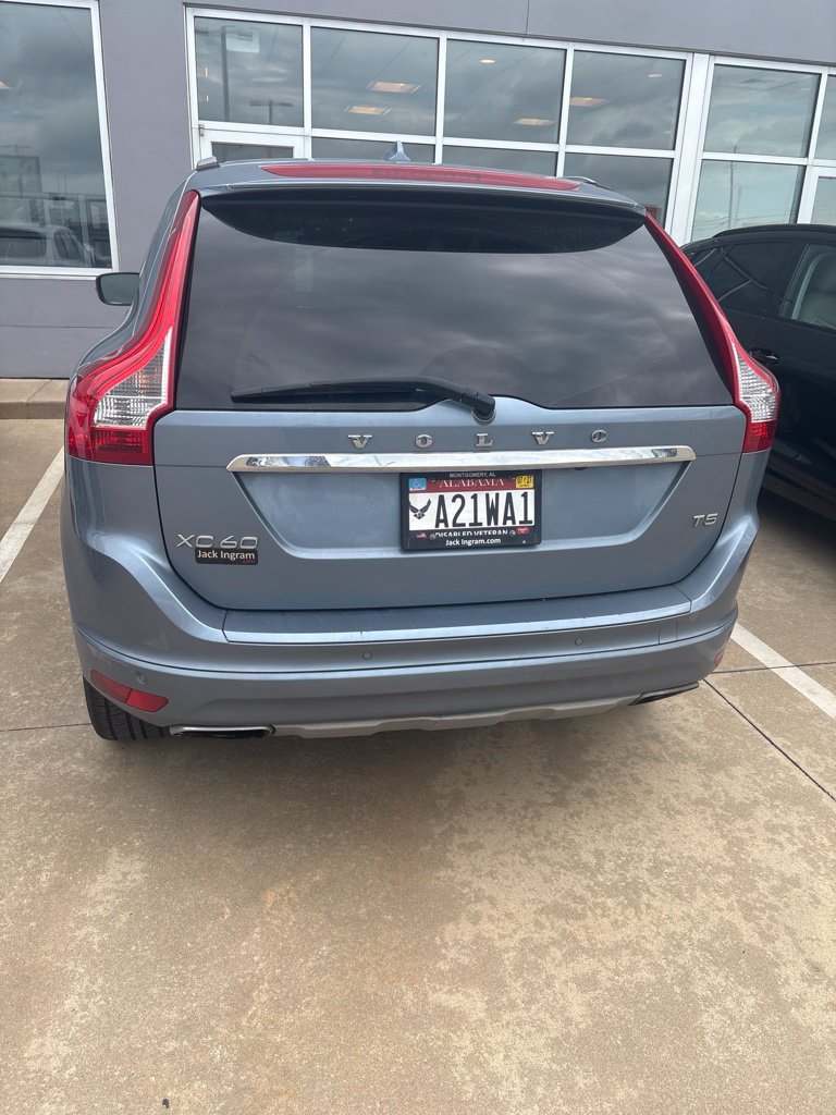 Used 2017 Volvo XC60 T5 Inscription w/ Preferred Option Package FWD image 5