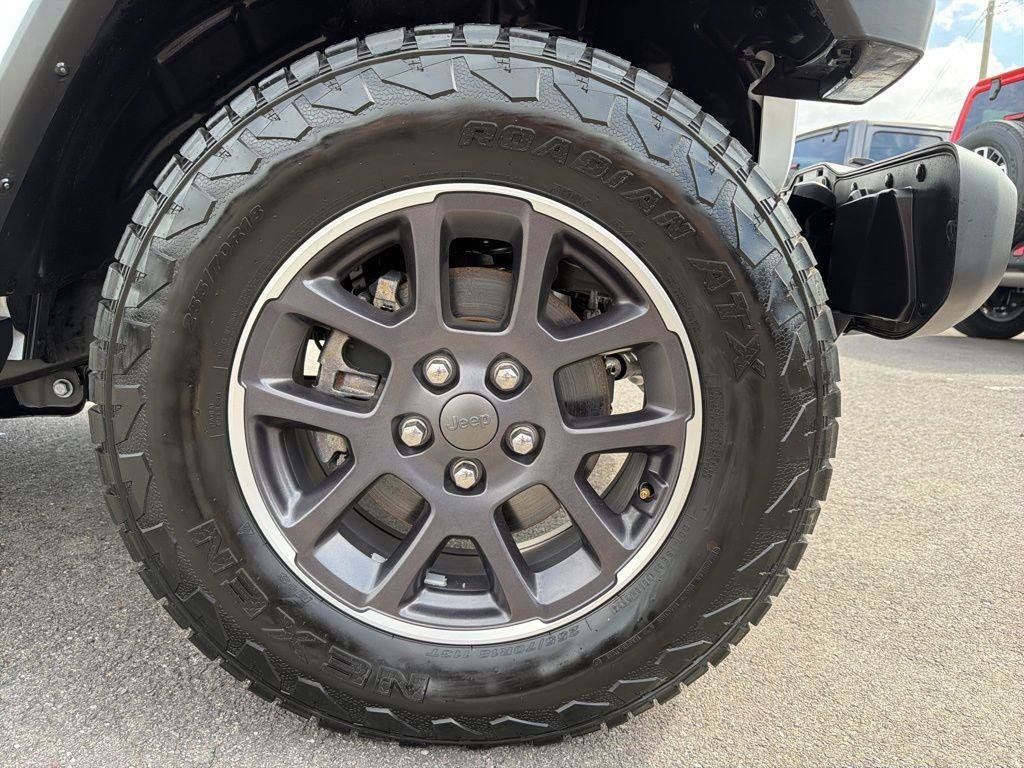 Used 2021 Jeep Gladiator Overland w/ Safety Group AWD/4WD image 11