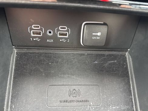 Used 2025 Jeep Grand Cherokee Altitude AWD/4WD image 20