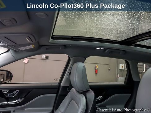 Used 2021 Lincoln Corsair Reserve w/ Equipment Group 201A image 12