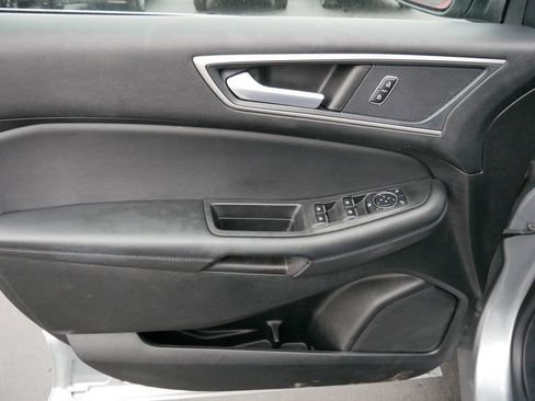 Certified 2024 Ford Edge SEL image 9