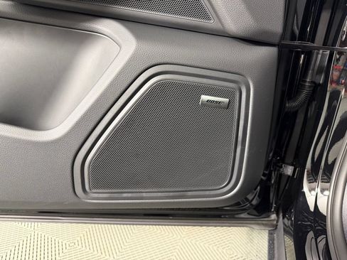Certified 2026 Porsche Macan AWD/4WD image 22