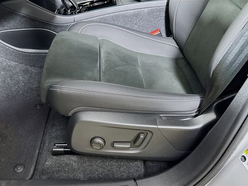 Used 2023 Volvo C40 P8 Recharge Plus w/ Climate Package image 20