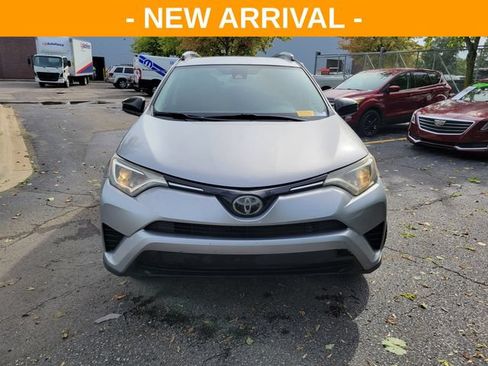 Used 2017 Toyota RAV4 LE w/ All Weather Liner Package AWD/4WD image 8