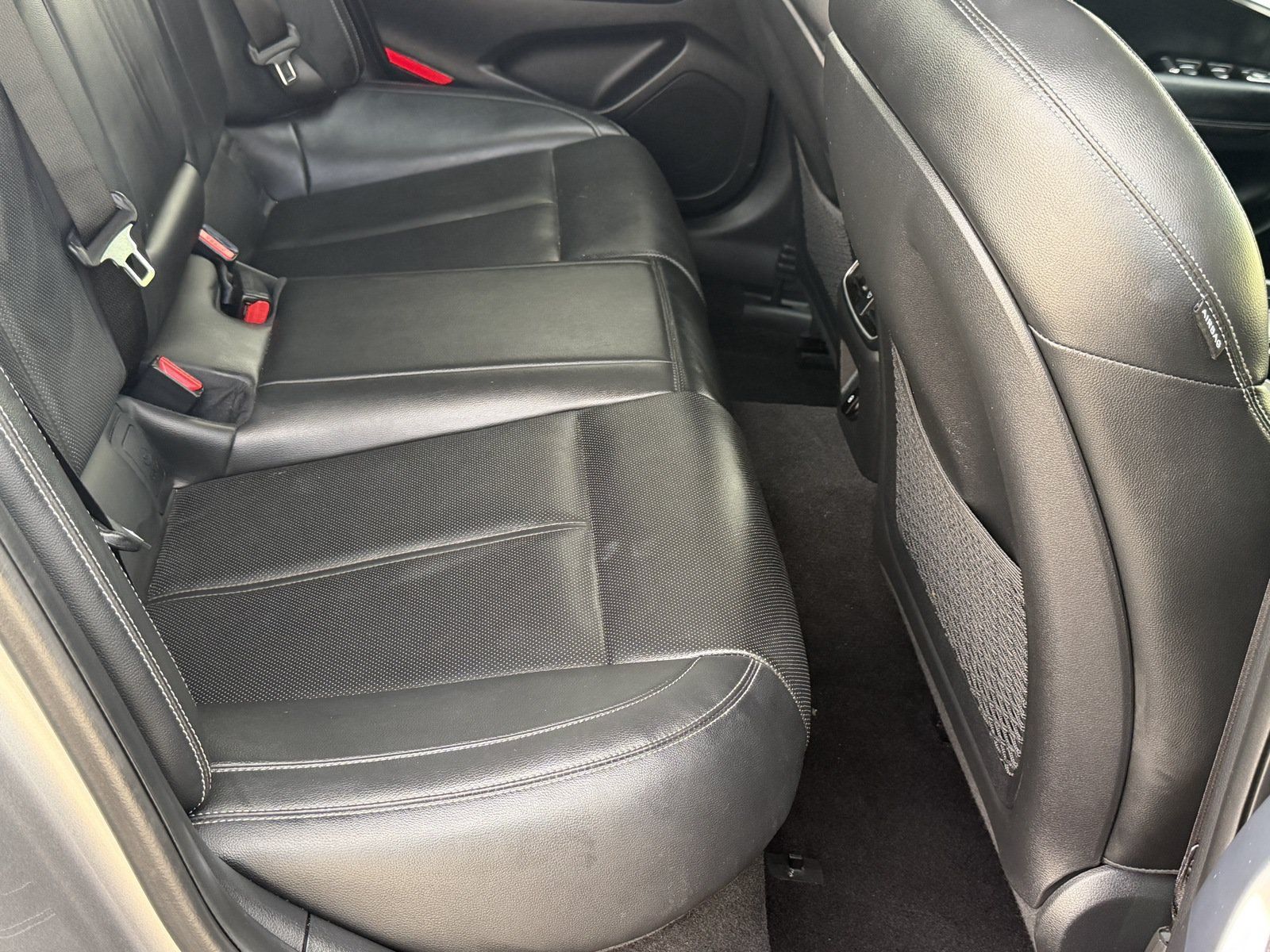Used 2020 Genesis G70 2.0T RWD image 31
